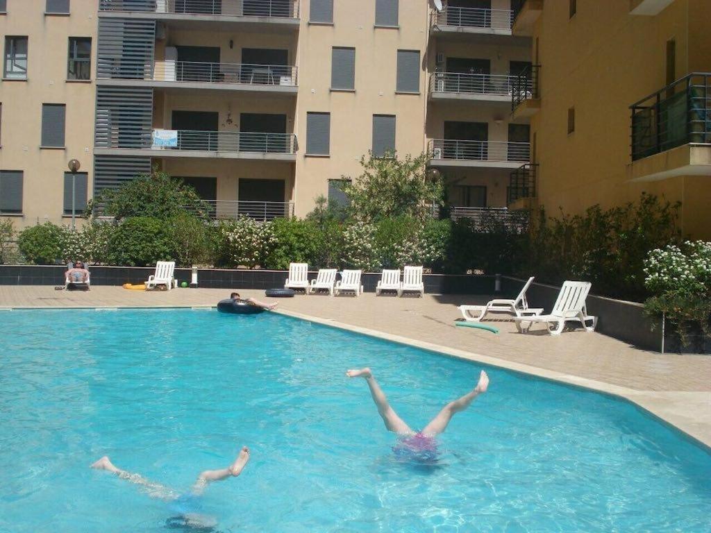 Luxury Two Br Pool View Beach Side Apartment At Algarve'S Longest Beach Armação de Pêra Exterior foto
